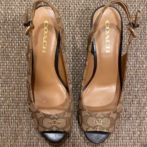 Coach 7.5 Khaki Signature Cork Wedge Sandals - Picture 3 of 12